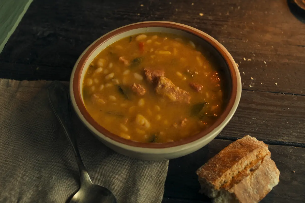 A bowl of menestra, the house soup